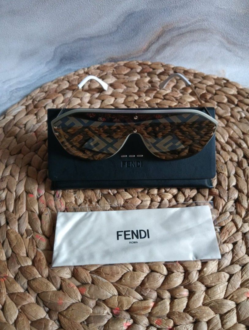 Fast Sale Cheap VGC Fendi ffm0039 Sunglasses 145 With hardcase and kain cleaner Nett Exclude ongkir 7 Fesyen Wanita Aksesoris di Carousell