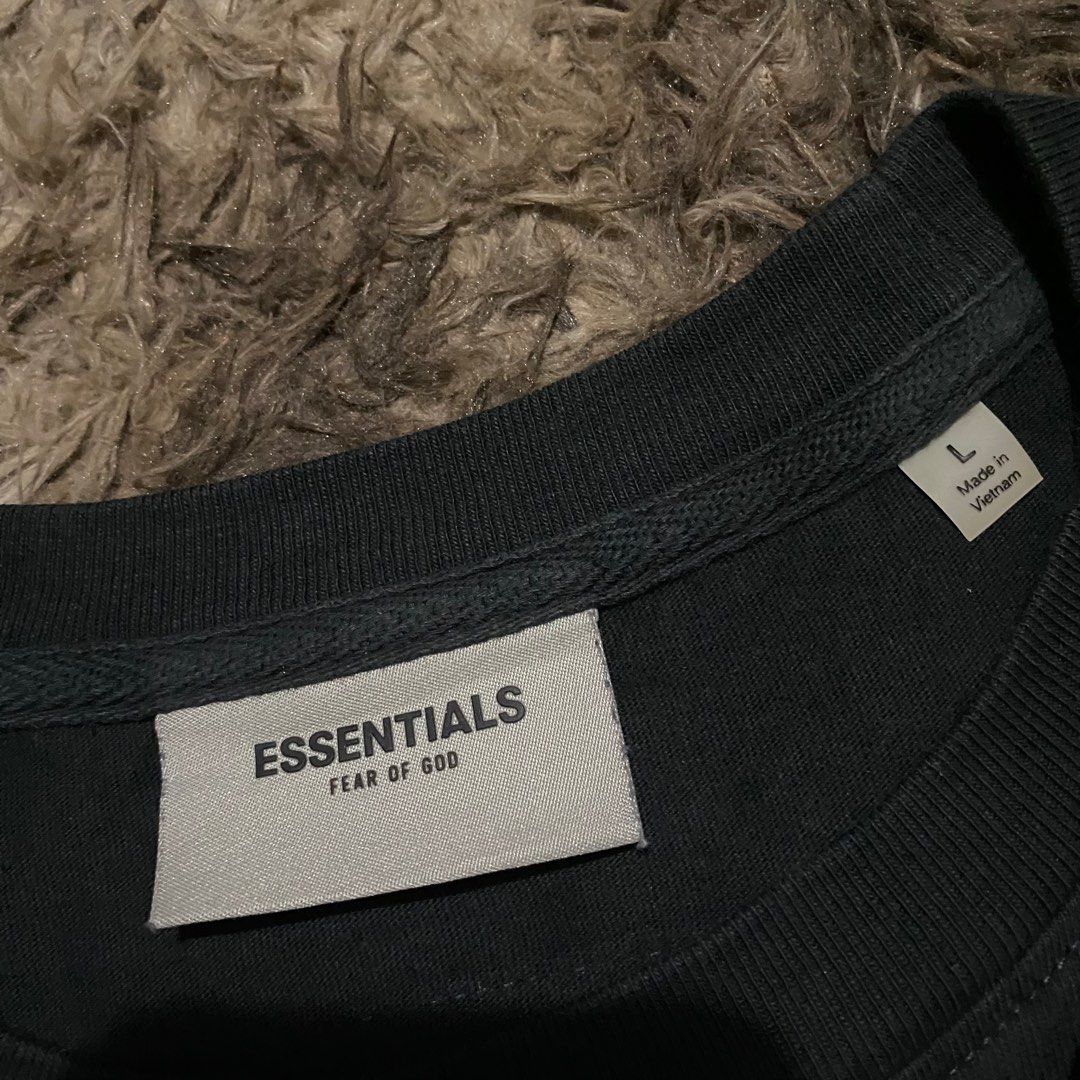 FOG Essentials SS20 Tee Black (Category: Tshirts & Polo Shirts ) located in San Fernando. Submitted by dopaminesupplyy (Listing ID 1315263087, Image 3). Description: Size Large 21 width 28 length Authentic Issue need wash only.