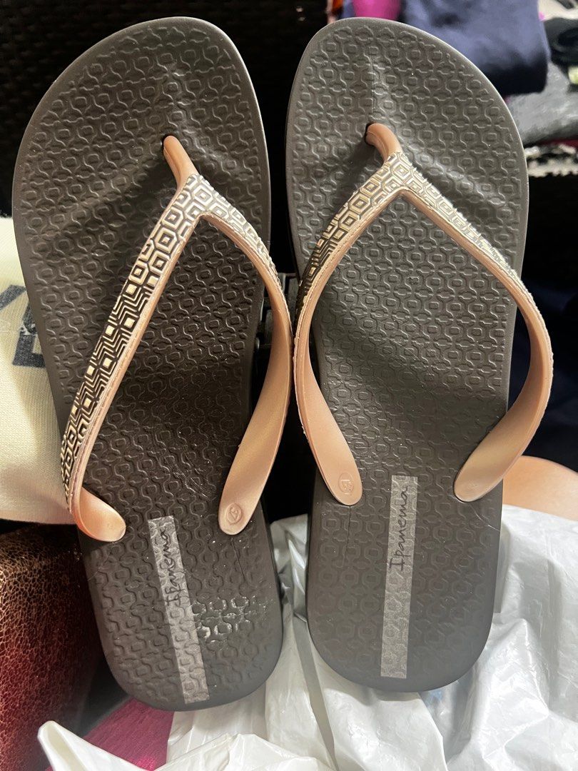 Ipanema Us8 Eur39 (Category: Flats & Sandals) located in Las Pinas. Submitted by gray_closetcleanup (Listing ID 1315203585, Image 1). Description: .