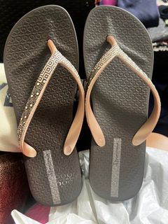 (Category: ) located in . Submitted by gray_closetcleanup (Listing ID 1315203585, Image 1). Description: .