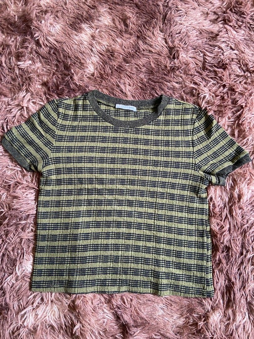 Kaos wanita Zara, Fesyen Wanita, Muslim Fashion, Atasan di Carousell