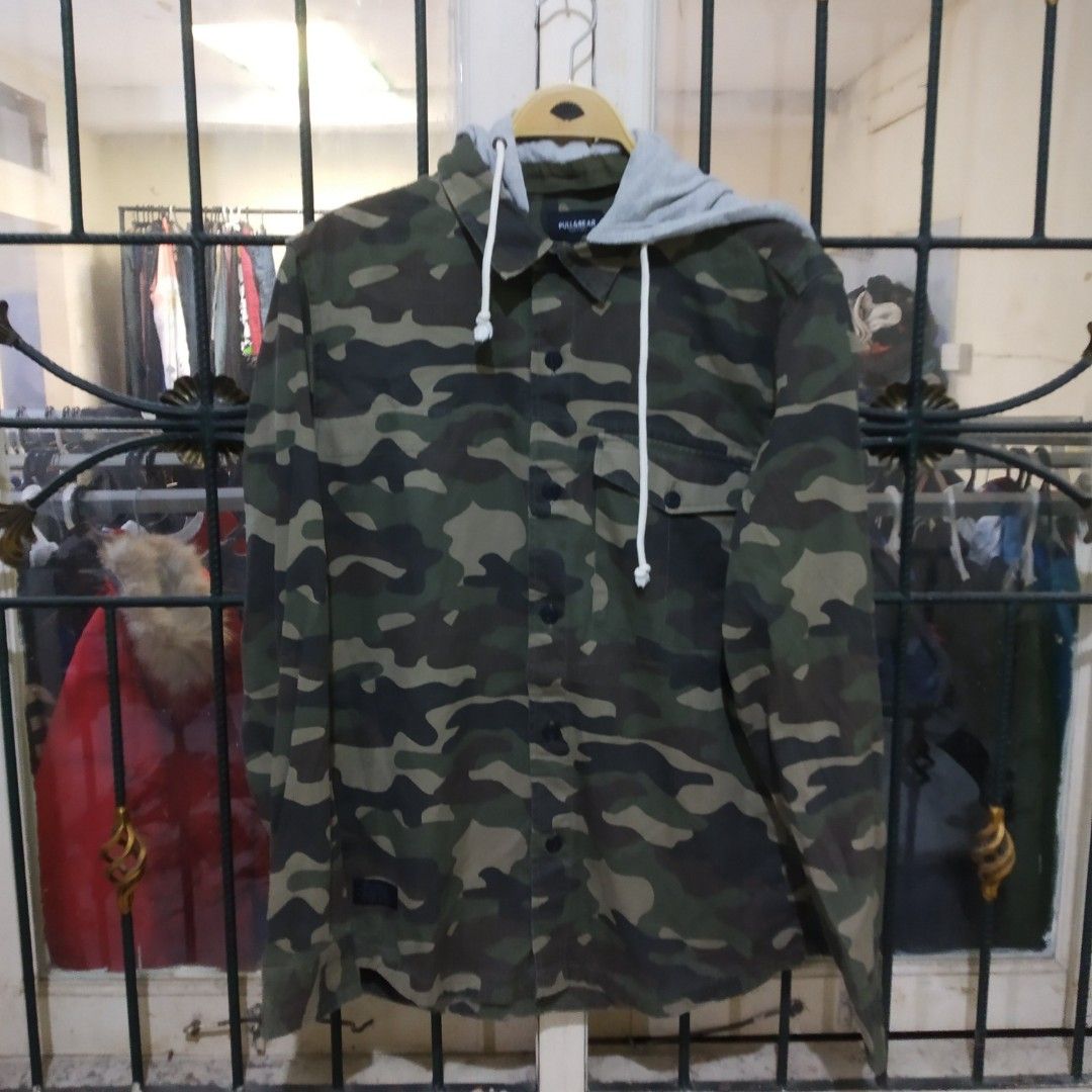 Kemeja pull and bear army Hoodie