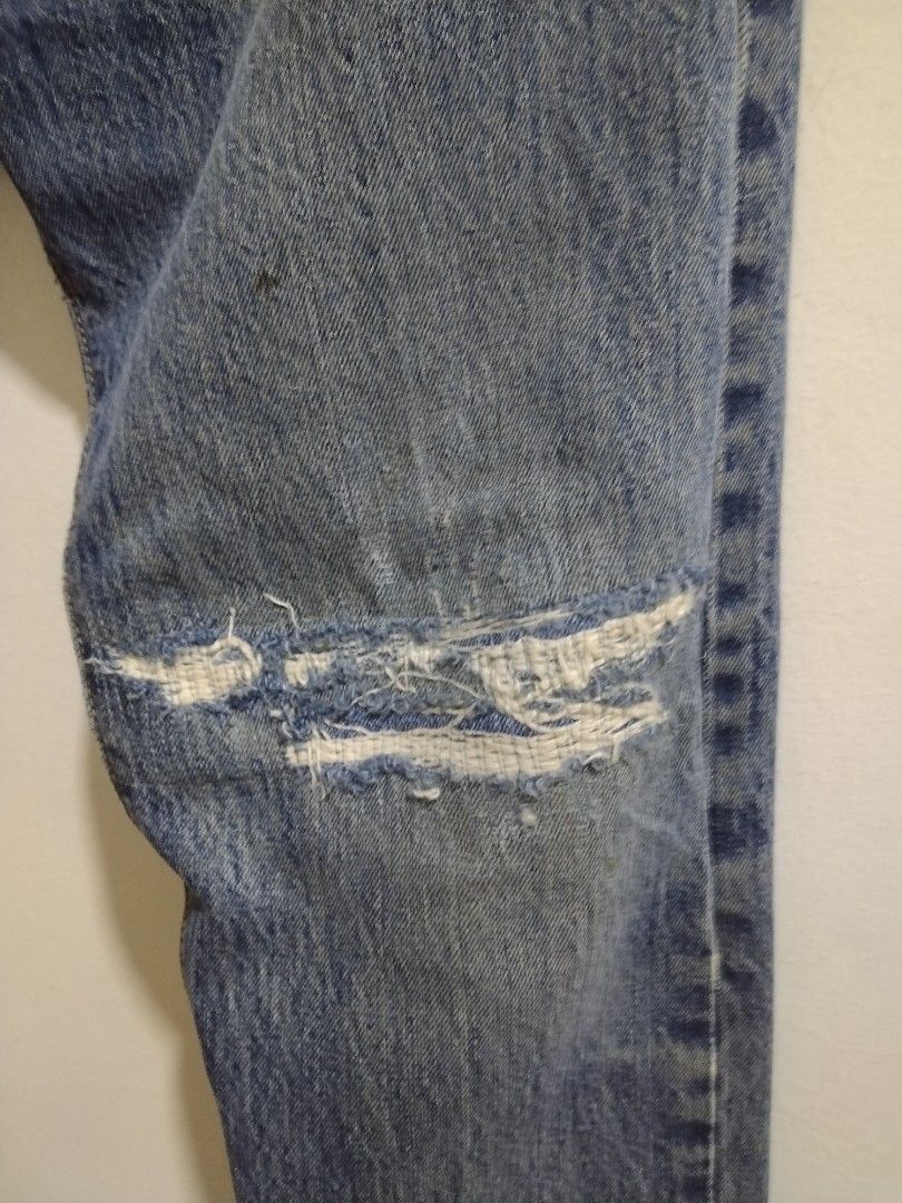 Levis 501 jeans size 33x32 Men s Fashion Bottoms Jeans on Carousell