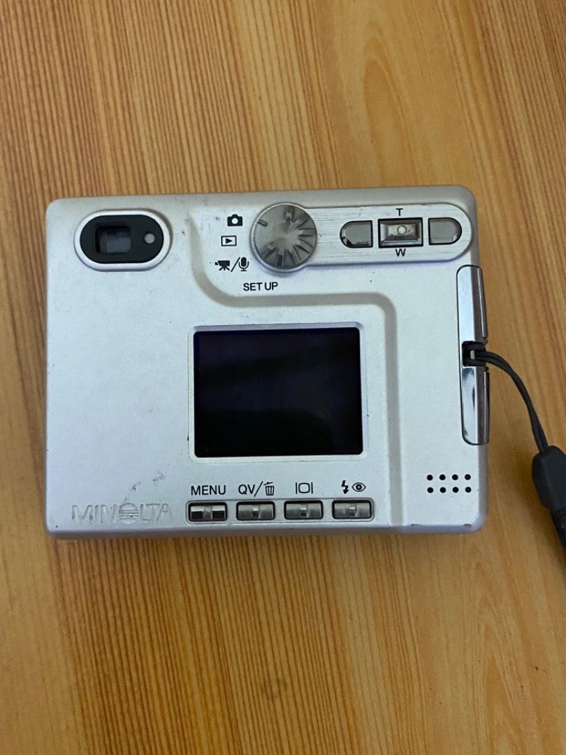 Minolta DiMAGE Xt Digicam (UNTESTED) (Category: Cameras) located in Caloocan City. Submitted by ninagrace88459 (Listing ID 1315275155, Image 2). Description: Please note that this camera is UNTESTED and its operational status is unknown. Sold as-is. Price negotiable. Location: Commonwealth, QC MOP: Gcash or COD MOD: Lalamove or whichever the buyer prefers. (Buyer will handle the SF).
