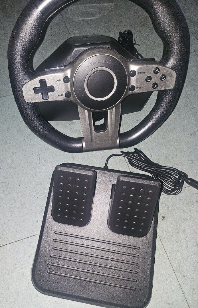 PS5 STEERING WHEEL RACING (Category: Controllers) located in Manila. Submitted by heaven.heaven1 (Listing ID 1315192413, Image 3). Description: bought at SM for 3199 but never used.