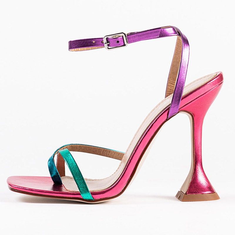 RAID UK Dornea Square Toe Sandals Heels Pink (Category: Heels) located in Quezon City. Submitted by mrjdeclutter (Listing ID 1315224011, Image 2). Description: •❗️ Price still negotiable❗️ •Brand New, worn to fit only • Issues: Minimal scratchings on metallic pink part on right sandals • Send me a message for more details ☺️.