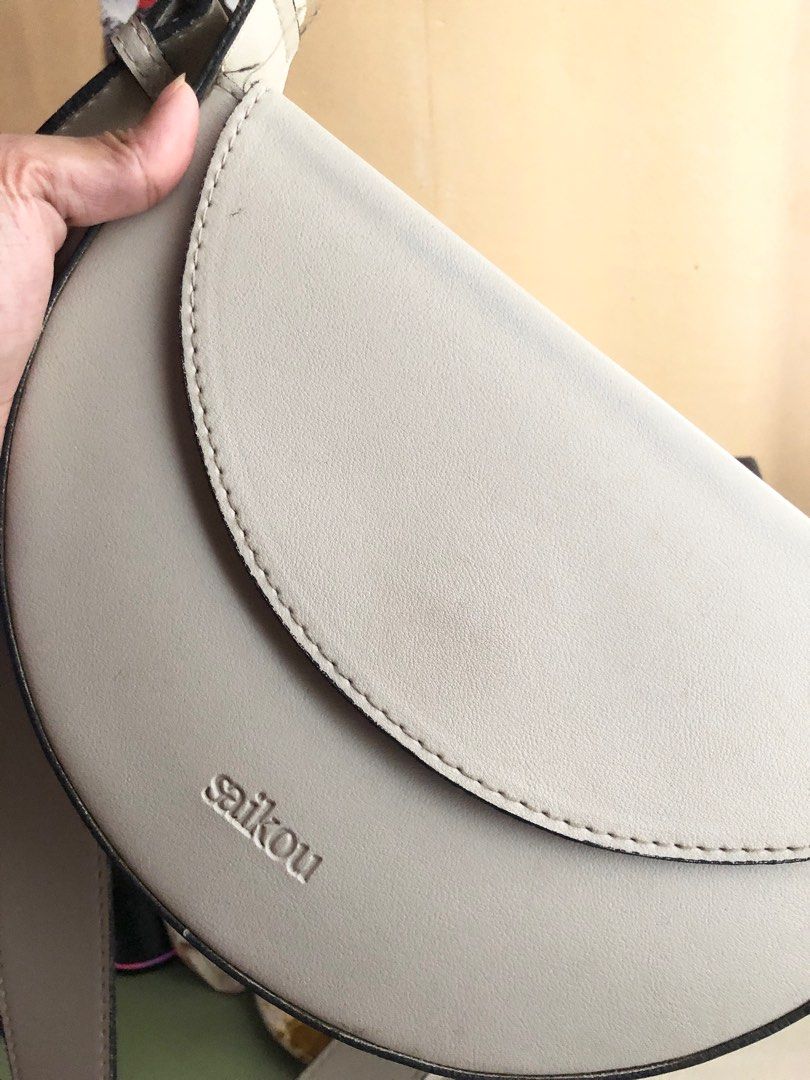 Saikou Studios Saddle Bag (Category: Cross-body Bags) located in Caloocan City. Submitted by _miumuse (Listing ID 1315210846, Image 3). Description: Bought from saikou.studios on ig for 1,799php. Has an adjustable strap, can be worn as crossbody or shoulder bag. .