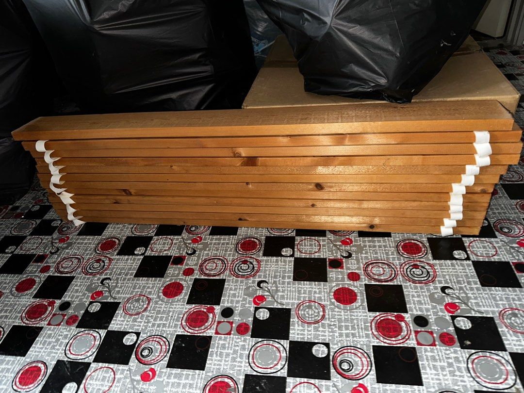 Tarva Bedframe (Category: Bed Frames & Mattresses) located in Padang Besar. Submitted by nadhirraszali (Listing ID 1315213541, Image 3). Description: Katil sangat kukuh. Jarang guna, sebulan 3/4 kali ja guna sebab jarang balik rumah. Apa apa boleh roger..