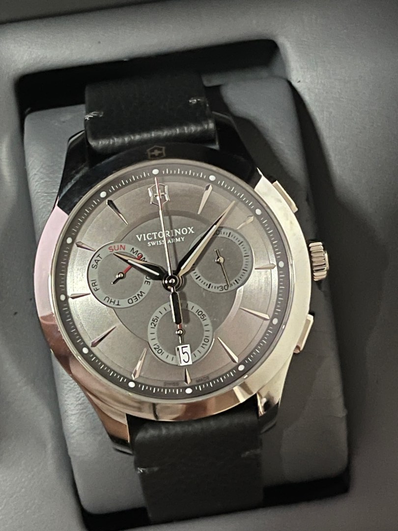 VICTORINOX SWISS ARMY 241748 MEN S ALLIANCE CHRONOGRAPH LEATHER STRAP SWISS MADE WATCH Men s Fashion Watches Accessories Watches on Carousell