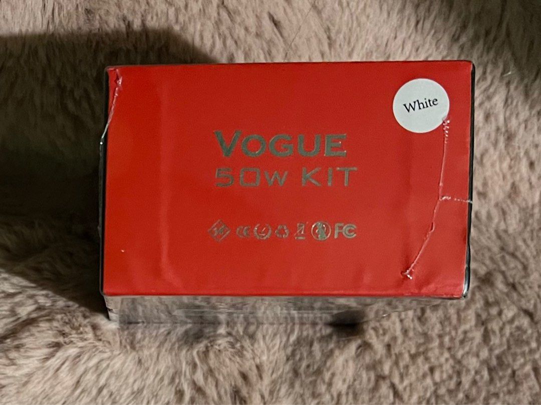 Vogue Kit (Category: Other Audio Equipment) located in Valenzuela. Submitted by cinnameow (Listing ID 1315253326, Image 3). Description: Condition: BRAND NEW & SEALED! Color: WHITE Location: Valenzuela city Micro USB charger Support 0.3-3ohm 18650 Battery Spring loaded pin Kit Includes: * 1 x Sub tank * 1 x 50W Full power output battery * 1 x Extra coil * 1 x USB cable * 1 x Tool .