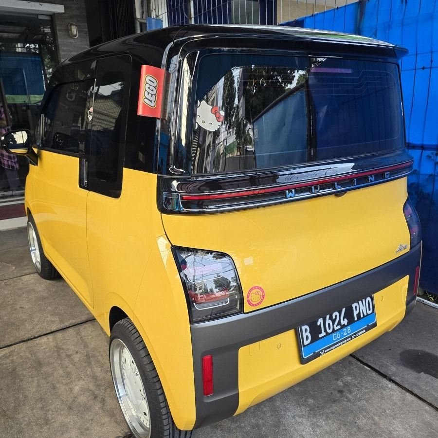 WULING AIR EV LONG RANGE 2023 KM 1000an, Mobil & Motor, Mobil untuk ...