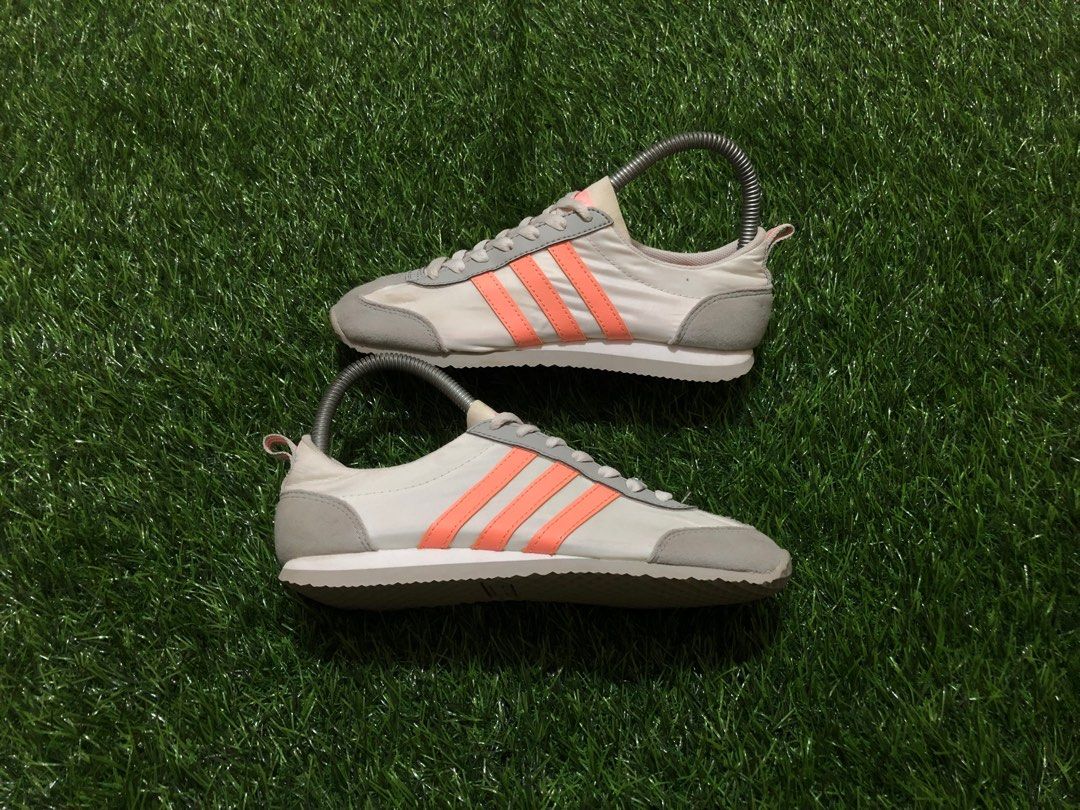 adidas neo Vs Jog White Pink Grey Fesyen Wanita Sepatu di Carousell