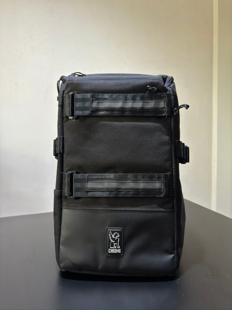 chrome industries niko f-stop camera backpack Bag the Momentum Freight Pack is the perfect travel bag for those on photoshoots Chrome Niko F-Stop Camera Backpack