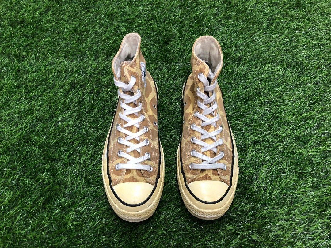 Giraffe print converse 2025