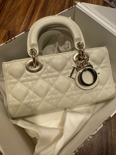 (Category: ) located in . Submitted by danishhakimwardrobe (Listing ID 1312009126, Image 1). Description: .