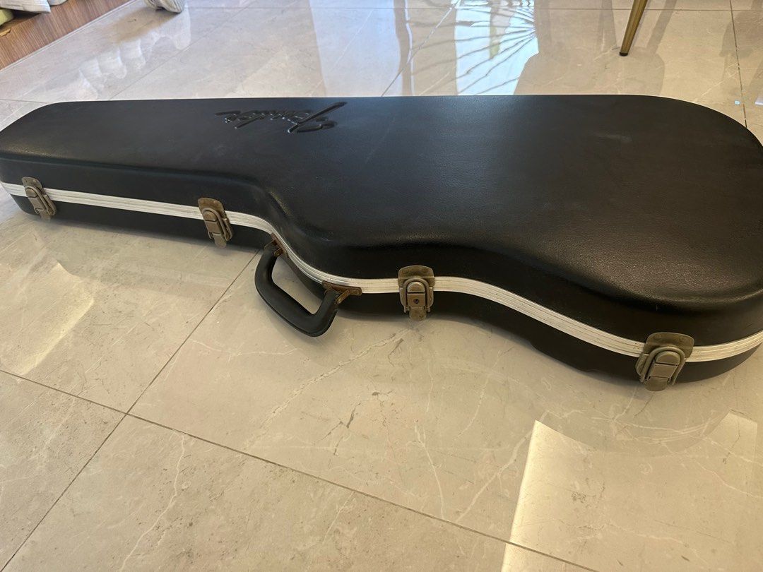 Fender hardcase (Category: Music Accessories) located in Singapore. Submitted by muhdnaddy (Listing ID 1312006921, Image 3). Description: Selling used fender hardcase. .