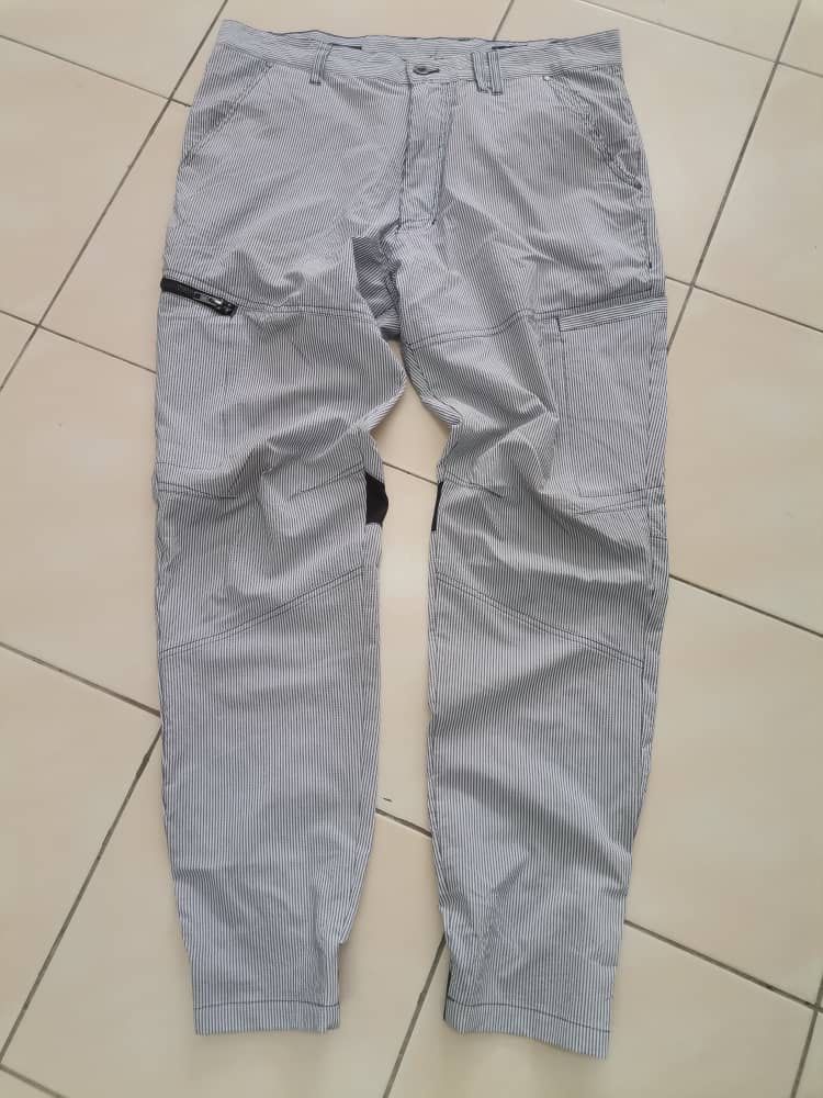 Fieldcore (Category: Joggers) located in Johor Bahru. Submitted by iweizwan (Listing ID 1312062113, Image 1). Description: cndtion baik.