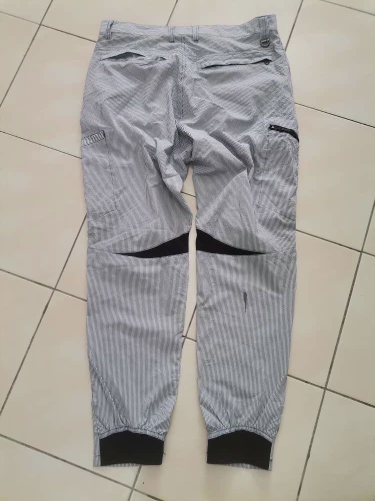 Fieldcore (Category: Joggers) located in Johor Bahru. Submitted by iweizwan (Listing ID 1312062113, Image 2). Description: cndtion baik.