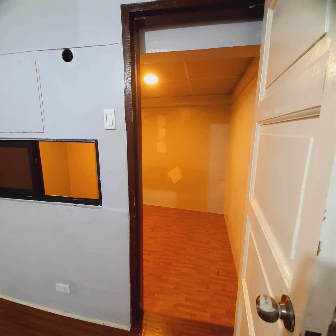 Rush!!!!!, Property, For Sale, House & Lot on Carousell