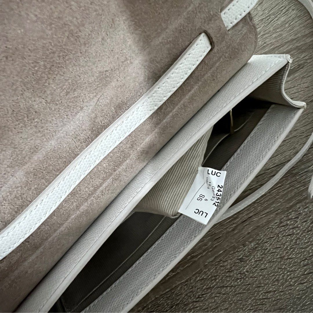 Furla Metropolis Small Leather Bag White (Category: Cross-body Bags) located in Manila. Submitted by imshaaaaa (Listing ID 1312010363, Image 3). Description: FURLA METROPOLIS White Sling Bag Gold Hardware Genuine Leather See pics for flaws Made in Italy Measurements: Bottom Width: 8 1⁄2 in Depth: 2 in Height: 5 3⁄4 in Strap Length: 48 in Strap Drop: 23 in Weight: 14 oz Send us a message for more pics. .