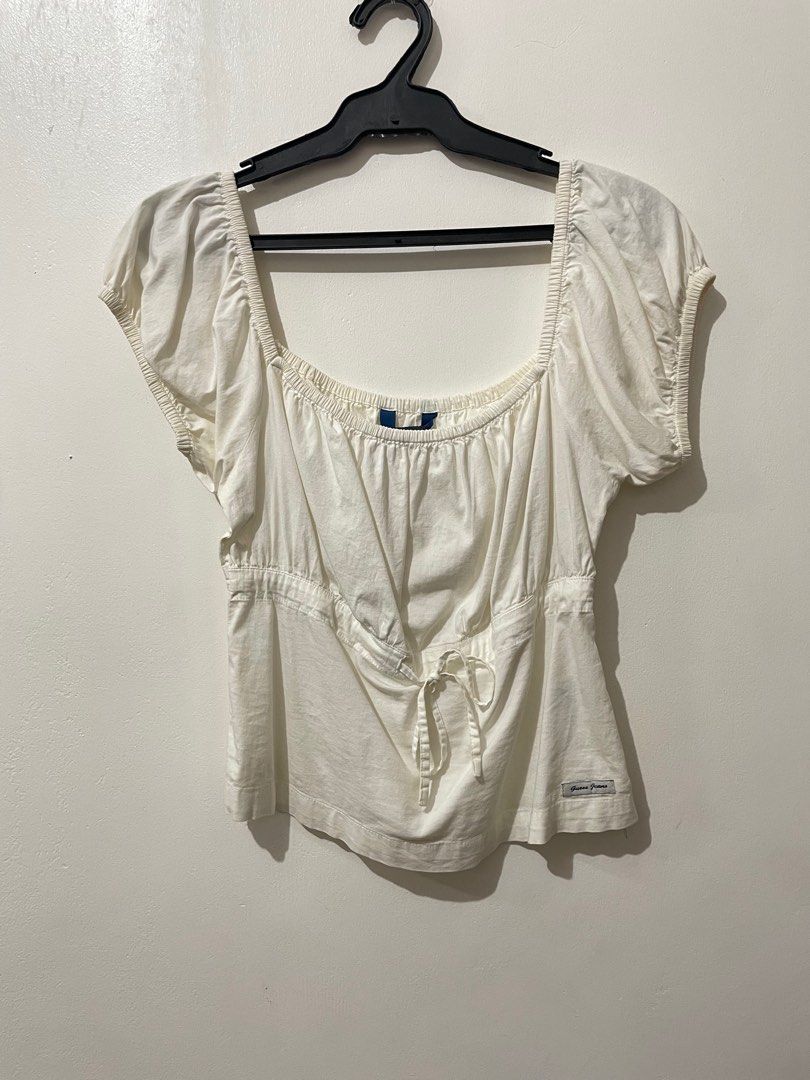Guess vintage off shoulder top (Category: Others Tops) located in Paranaque City. Submitted by jaddama (Listing ID 1312028755, Image 1). Description: Fits upto semi L.