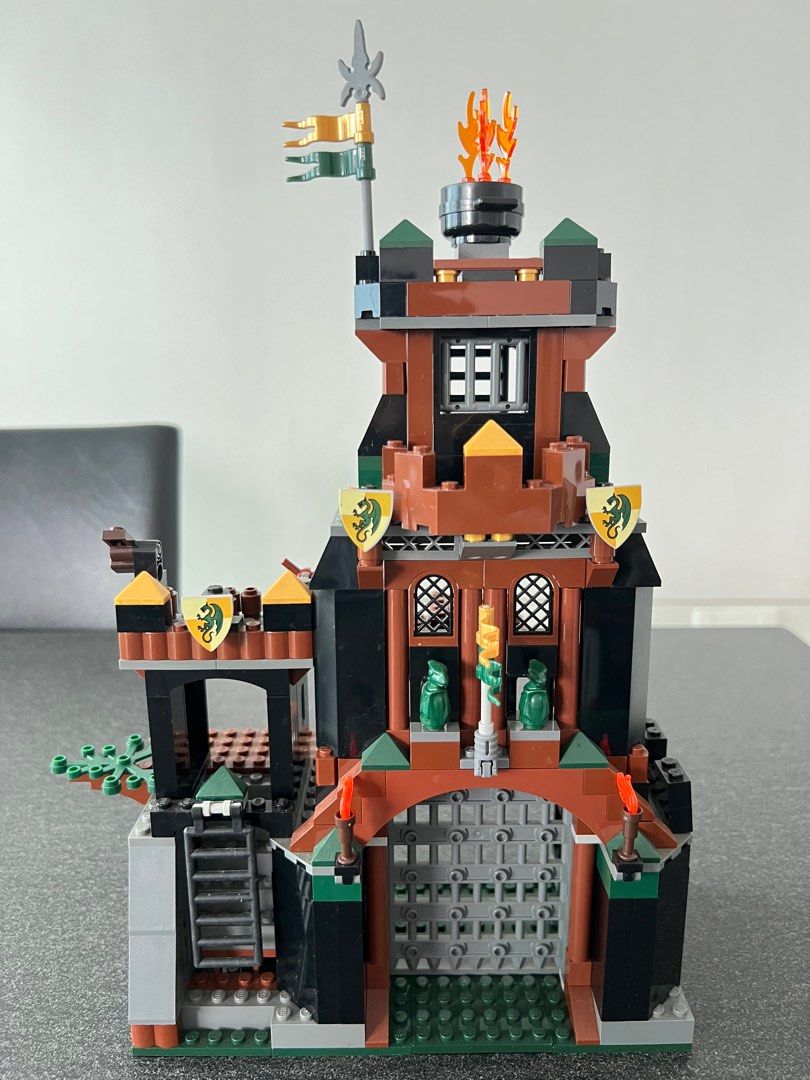 Lego Kingdoms 7947 Prison Tower Rescue castle (No minifigures), Hobbies ...