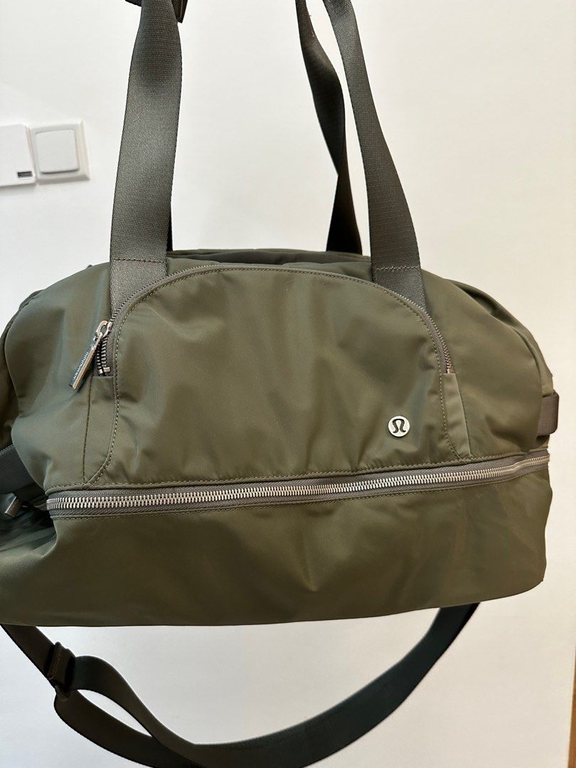 Lululemon gym bag weekend trip bag navy green