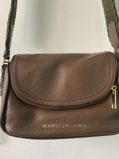 (Category: ) located in . Submitted by iamcloset (Listing ID 1311974648, Image 1). Description: .