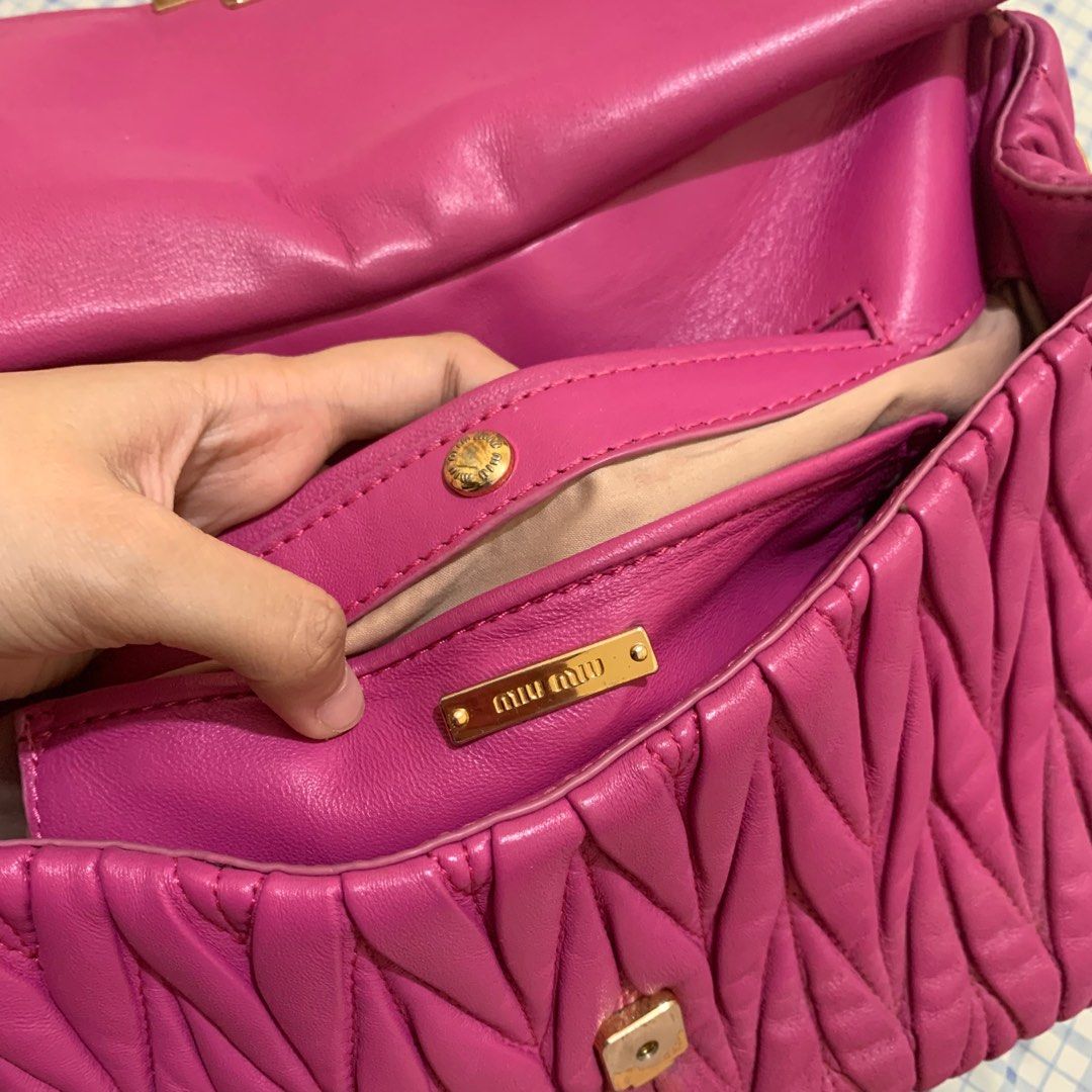 🩷 Authentic Miu Miu Matelassé shoulder bag (Category: Luxury Bags & Wallets) located in Manila. Submitted by _drgmpm__ (Listing ID 1312073249, Image 3). Description: Authentic and in good used condition 💯 Has minor rubs on the leather as seen on the picture. Needs bag spa. Pm if you’re interested! 📩.