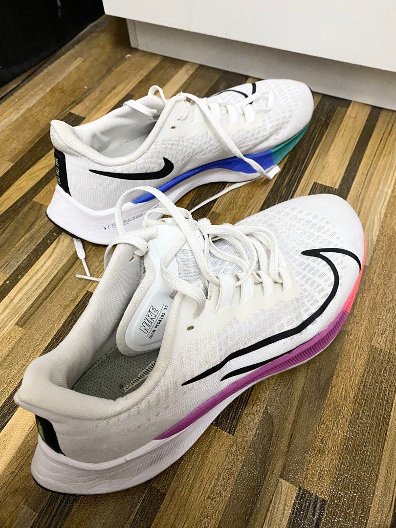 Nike Air Zoom Pegasus 37 Running Shoes, Sports Equipment  display picture 3