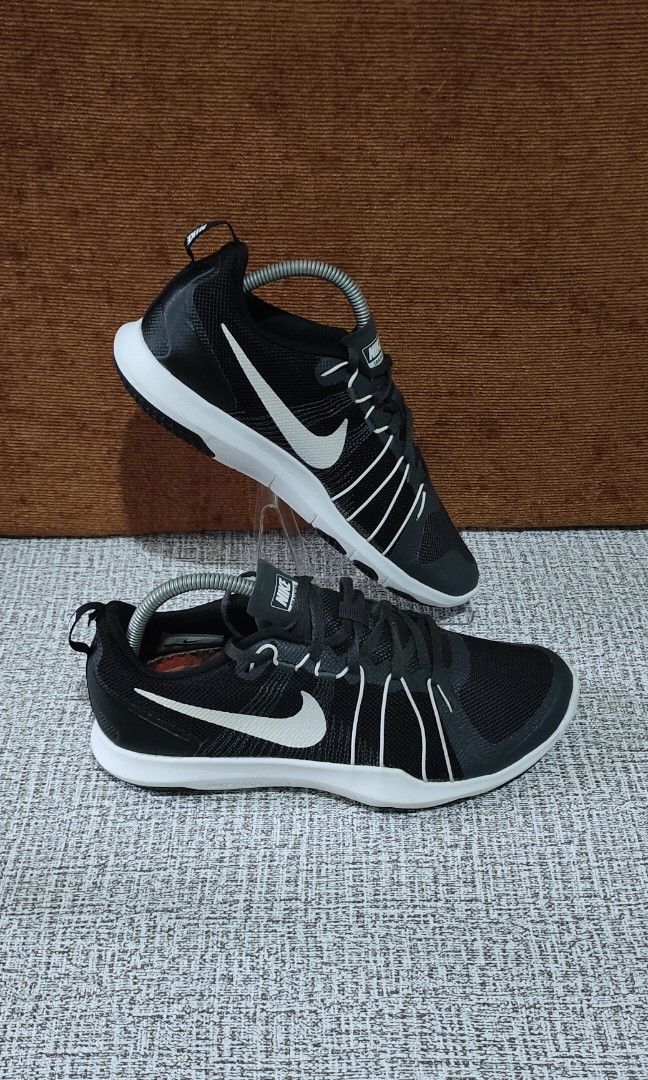 Nike flex train aver online