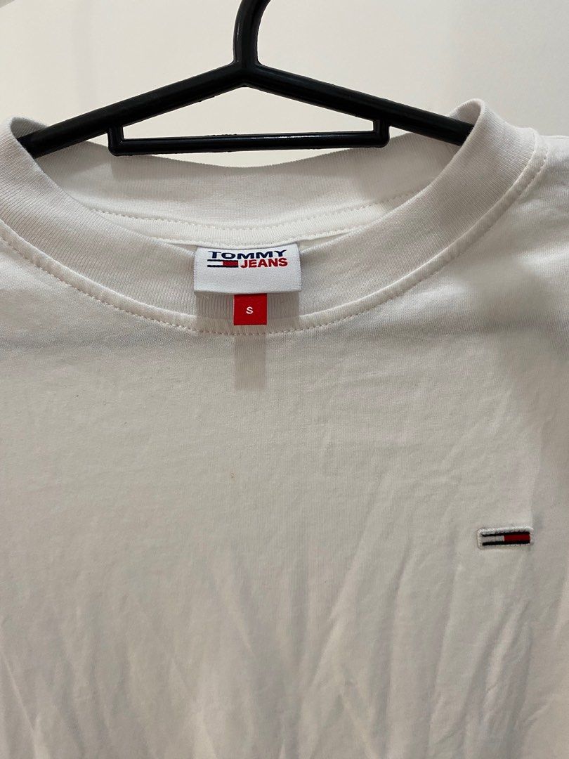 Original Tommy Longsleeve Tee (XS-S) (Category: Longsleeves) located in Rizal. Submitted by everydaychic (Listing ID 1311927767, Image 2). Description: ‼️SUPER SALE‼️ ❌No to last price❌ From P699 before From US🇺🇸 Brand new/ Unused (naka stock lang) XS-S (for women).
