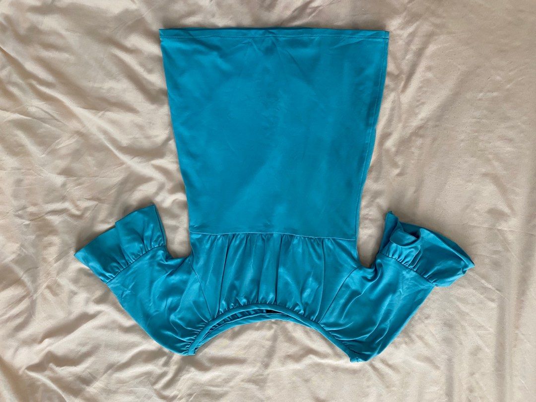 PRE-LOVED TOPS SALE (Category: Others Tops) located in Manila. Submitted by devillapatel (Listing ID 1312024689, Image 2). Description: DECLUTTERING! The prices actually range from 200-400 :) DM me which top you wish to purchase! If you buy all ten tops I can give them to you for 2k!.