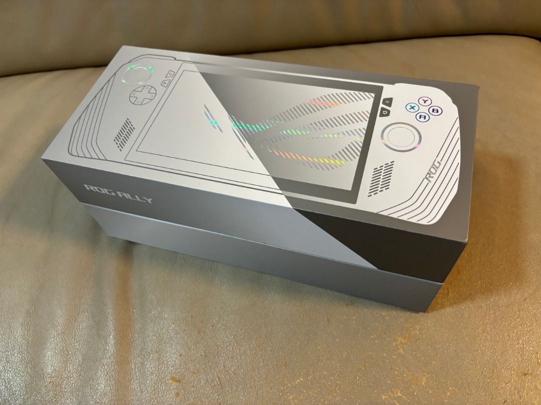 ROG Ally Z1 Extreme w/ box, case and sticklocks