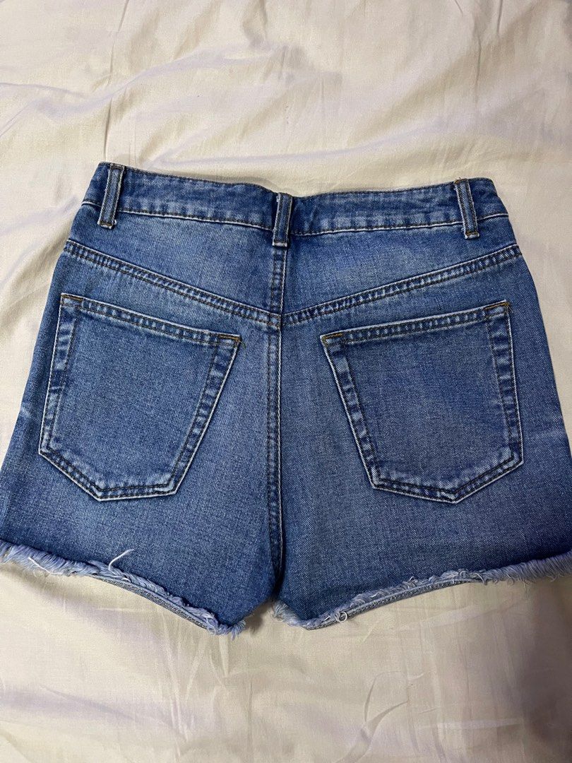 Topshop high waisted shorts (Category: Shorts) located in Manila. Submitted by declutterfindss (Listing ID 1311969527, Image 2). Description: PLS READ No flaws High waisted denim shorts Size US 4 Last price already! Will not reply to low ballers SF c/o buyer MOP Bpi or Gcash only.