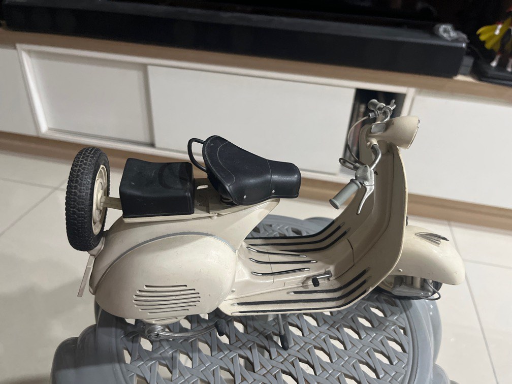 ニューレイ ロードライダー コレクション スクーター 黒 未使用