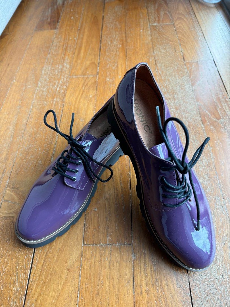 Vionic purple patent Oxford shoes