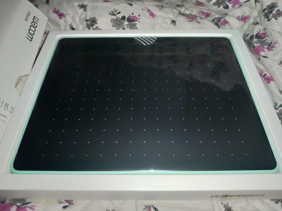 WACOM Intuos S Bluetooth - Creative Pen Tablet (Category: Other Accessories) located in Taguig. Submitted by jay.esc (Listing ID 1312051567, Image 2). Description: bnew,unsealed not yet tested price slightly negotiable SF c/o buyer.