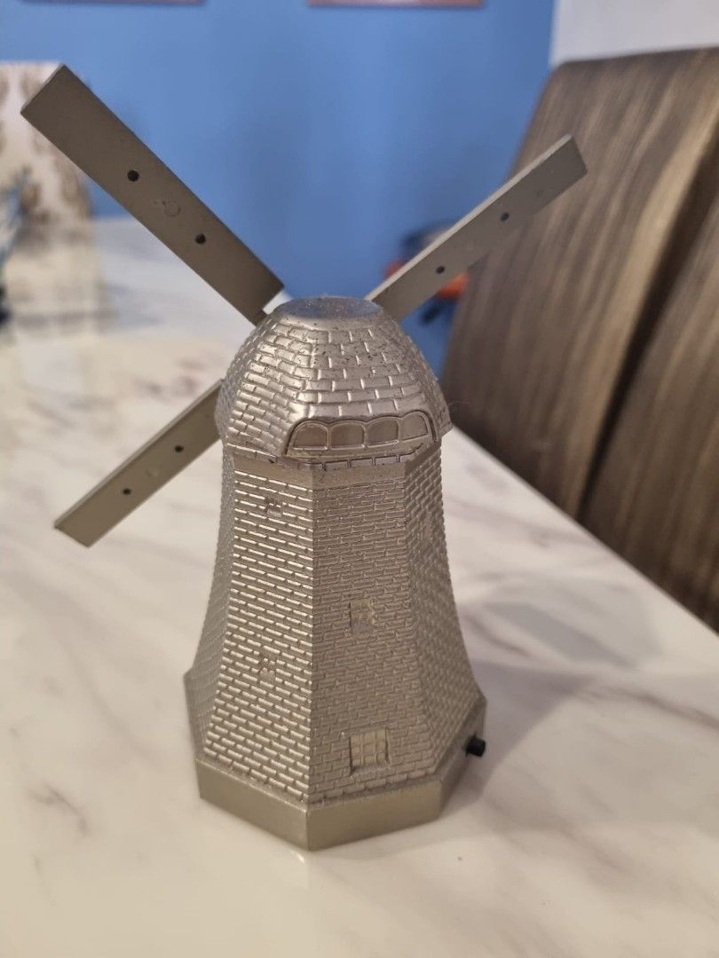 Windmill (Category: Other Home Decor) located in Singapore. Submitted by blu44 (Listing ID 1311984063, Image 3). Description: Preloved Heineken Windmill in working condition with battery display item.