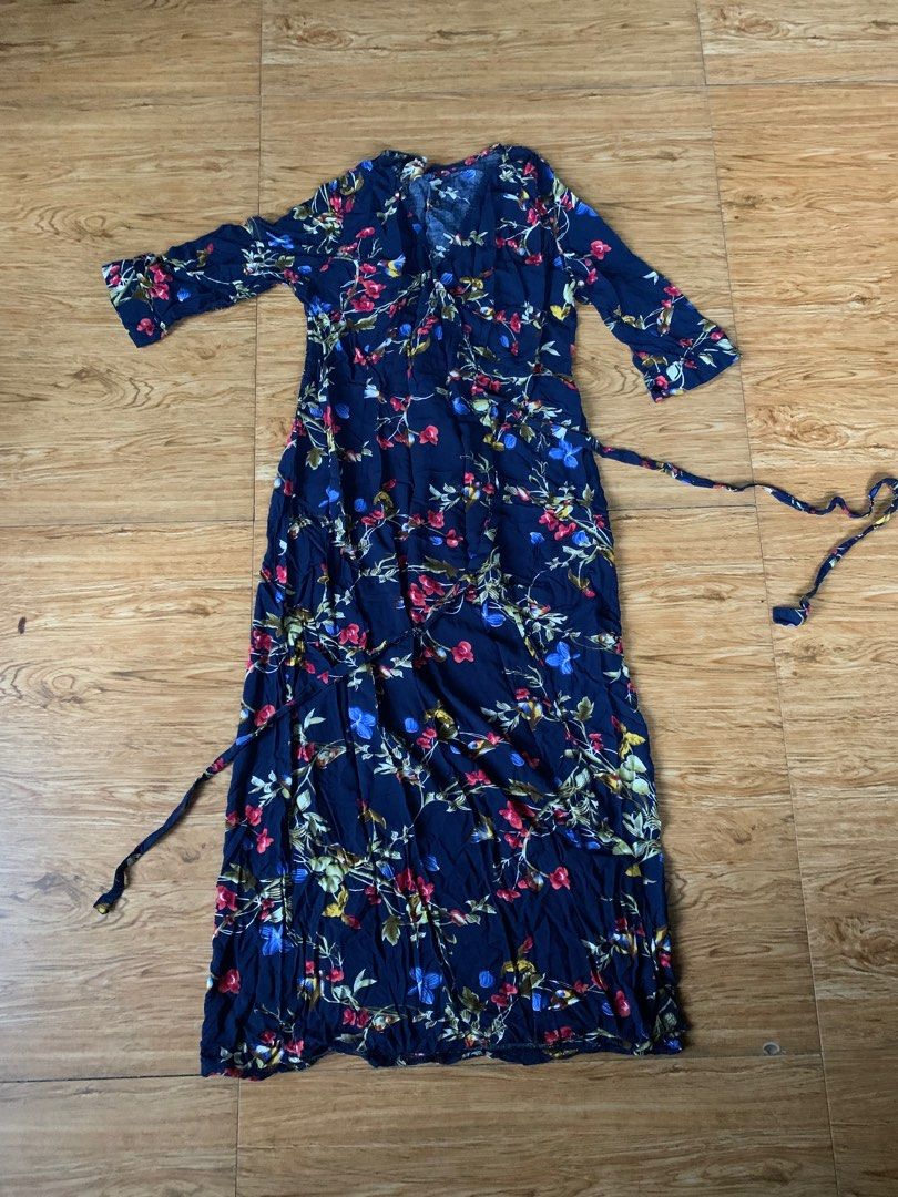 XS-M Navy Long Dress (Category: Dresses) located in Iloilo. Submitted by hagara.ph (Listing ID 1311994273, Image 2). Description: 📍Strictly no return 📍Bought on store 📍Payment first ~ soft tela texture ~ breathable ~ self tie 💰MOP: Gcash 📦MOD: J&T or LBC (COD) ✨all of the items are washed before shipping .