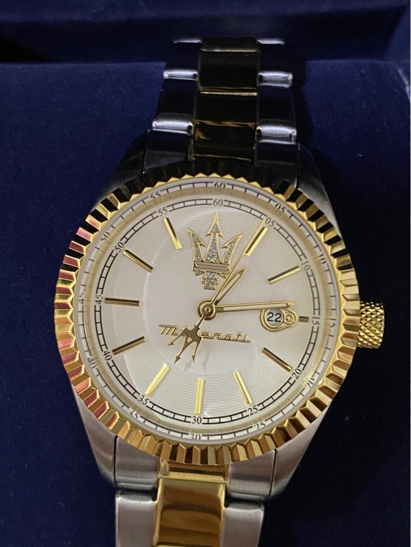 32mm Maserati Competizione (Category: Luxury Watches) located in Manila. Submitted by walsher (Listing ID 1315387462, Image 1). Description: Maserati Competizione 32mm women’s quartz watch Luminous hands - glows in the dark Silver dial, gold and silver steel strap Complete with box, card, and extra links Still got 1 year and 9 months manufacturer warranty.