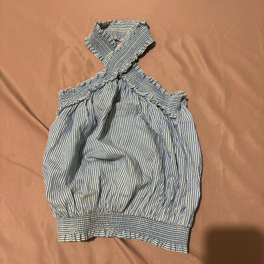 50 PESOS EACH Pre loved items (Category: Others Tops) located in Quezon City. Submitted by secondamano.ph (Listing ID 1315418165, Image 2). Description: 50 PESOS EACH!! Bilhin niyo na pls pls pls by sabrina carpenter!!!! Size xs-s Pm for more pics/ww.