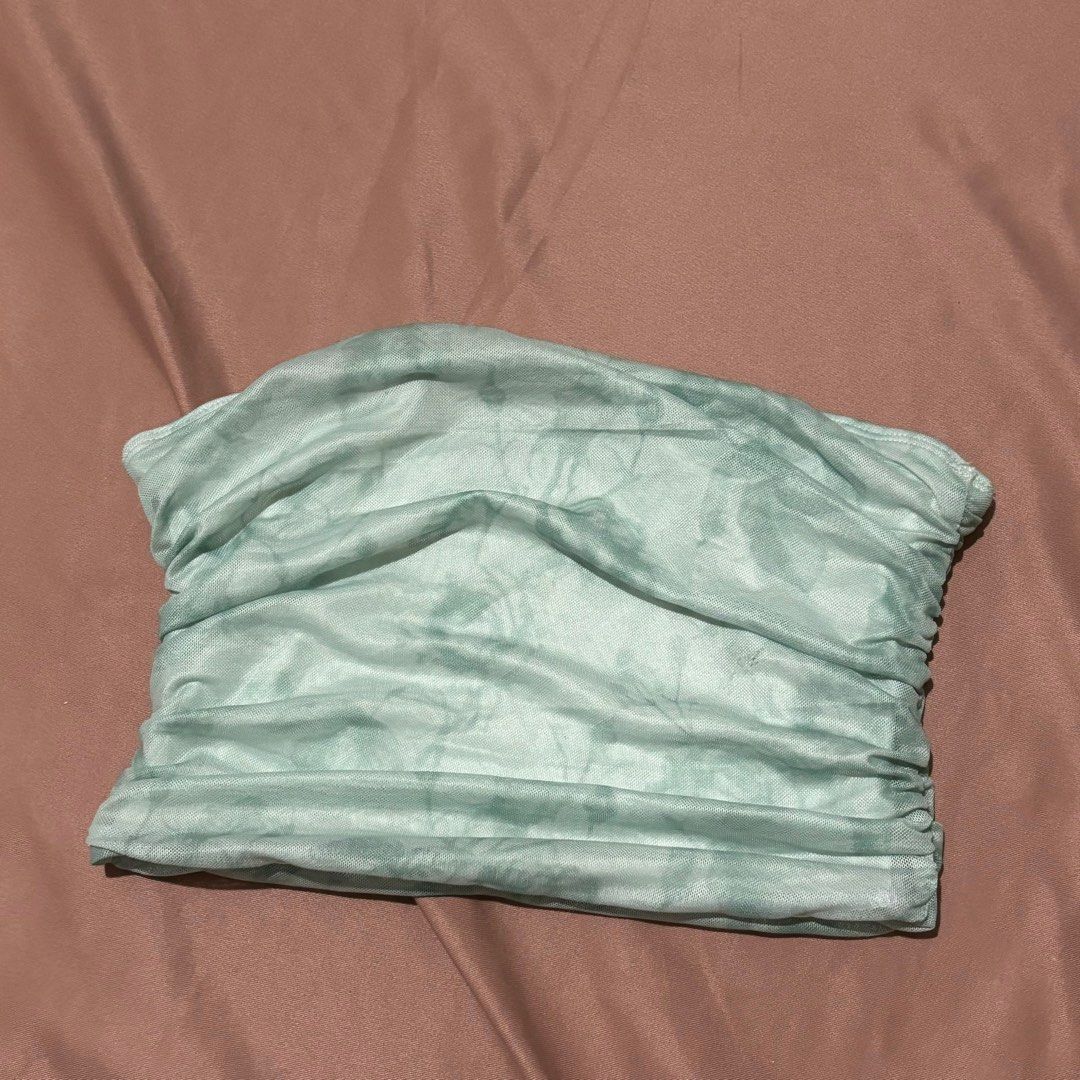 50 PESOS EACH Pre loved items (Category: Others Tops) located in Quezon City. Submitted by secondamano.ph (Listing ID 1315418165, Image 3). Description: 50 PESOS EACH!! Bilhin niyo na pls pls pls by sabrina carpenter!!!! Size xs-s Pm for more pics/ww.