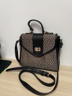 （分類：）位於 。 由 resell_01 提交（商品編號 1315399784，圖片 1）。簡介： 。