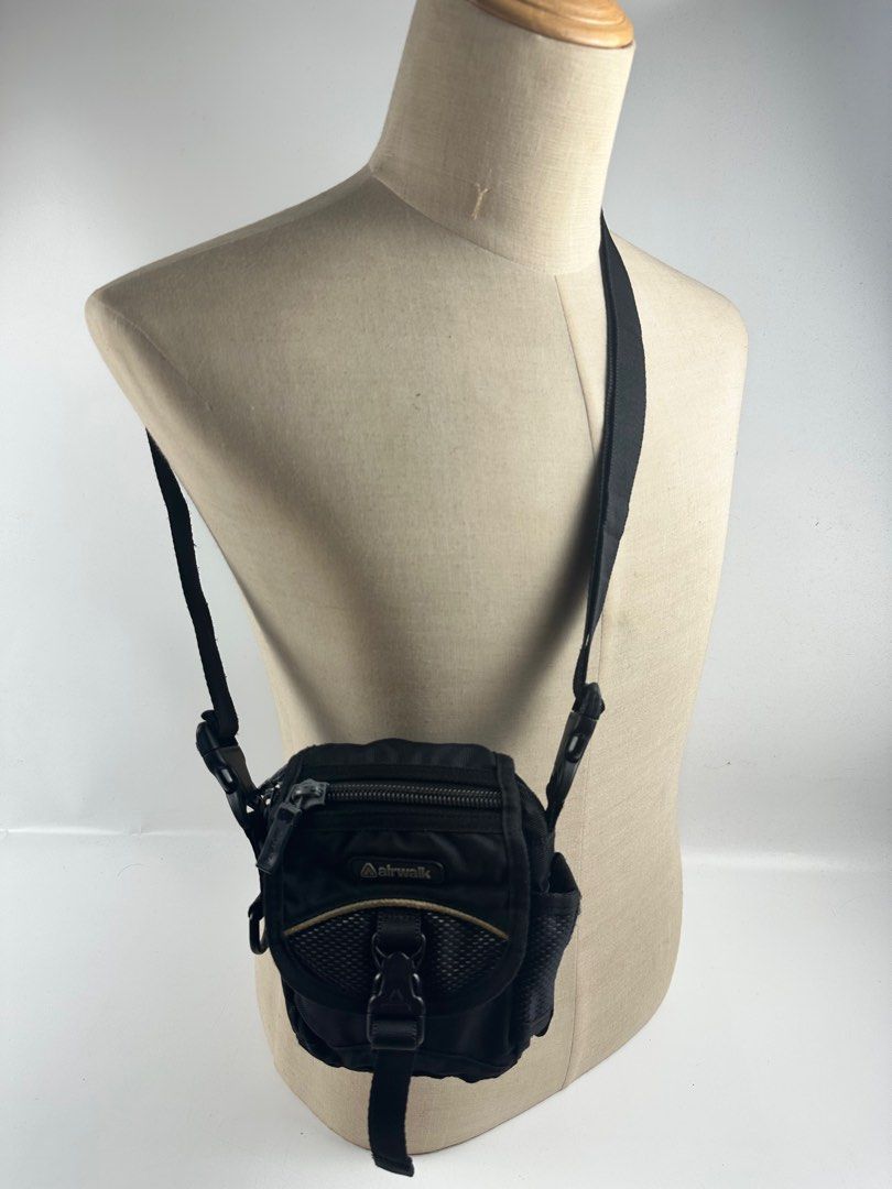 Airwalk sling bag price best sale