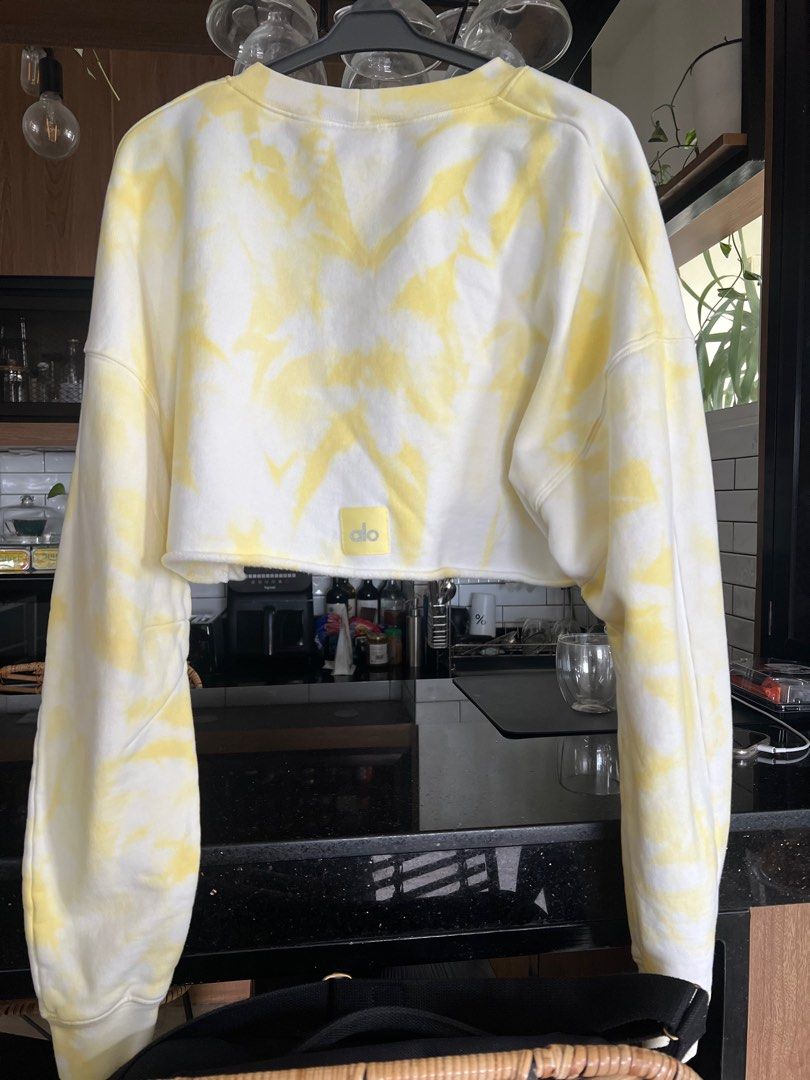 Alo Yoga Extreme Crop Crewneck Top Women s Fashion Tops Longsleeves on Carousell