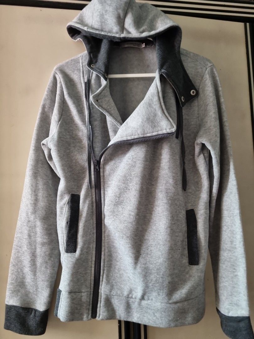 Wardrobe Clearance] Assassin's Creed Hoodie (Light Grey), Men's
