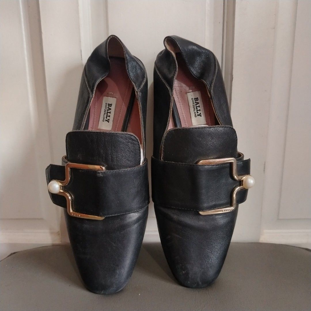 Bally black loafers/ dollshoes (Category: Sneakers & Footwear) located in San Carlos. Submitted by fashiondesancarlos05 (Listing ID 1315345061, Image 1). Description: needs polish.