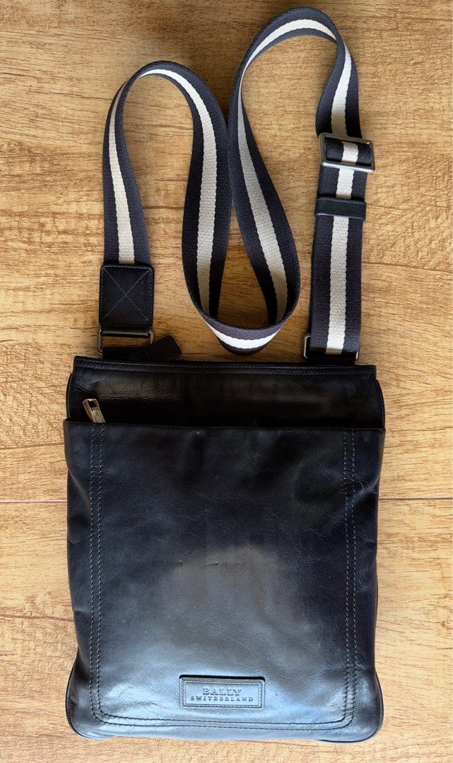 Bally Terino Massenger Bag Size 26X31 Cm Made In PRC