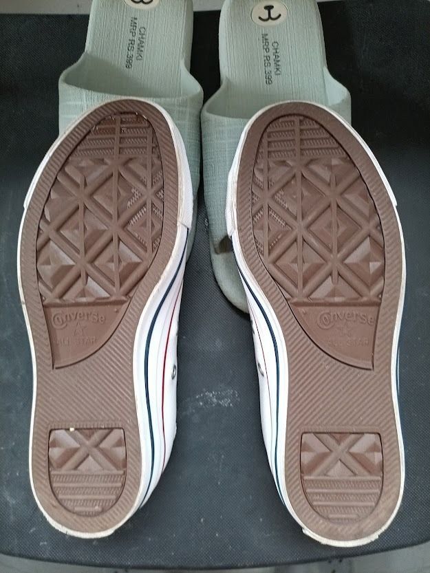 Brand New Converse White Leather sneakers size EU 36.5 UK 3.5 US 5.5 brought but never use